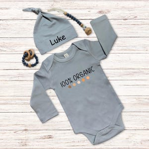 Infant/Baby Gift Set | Bodysuit Reads &quot;100% Organic&quot; | Baby Shower Gift | Gender Neutral | Pregnancy Announcement | 4 Colors