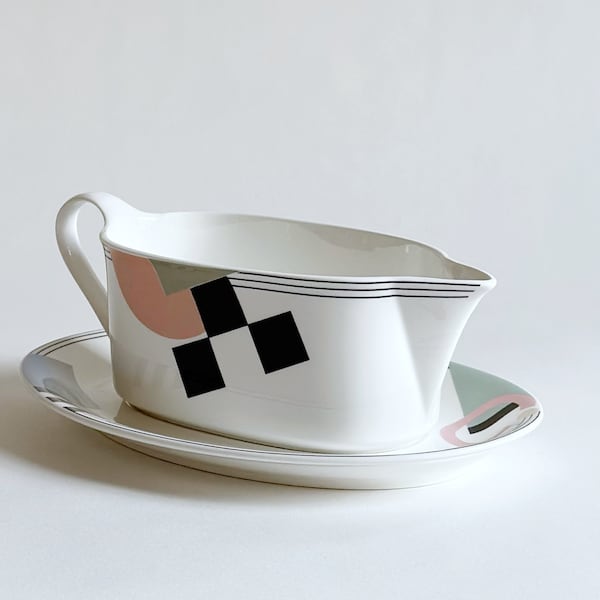 Mikasa Porcelain Gravy Boat, Finish Line Design, Vintage Postmodern Memphis 1990's