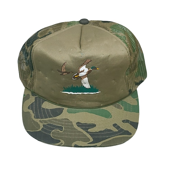 Vintage Ducks Camouflage Hunting Trucker Hat - image 1