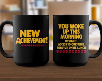 Taza divertida con nuevo logro, taza "Te despertaste", taza "Sobrevivir hasta el almuerzo", taza de videojuegos, regalo para gamers, taza de línea de misiones, taza de gamer, taza de calavera
