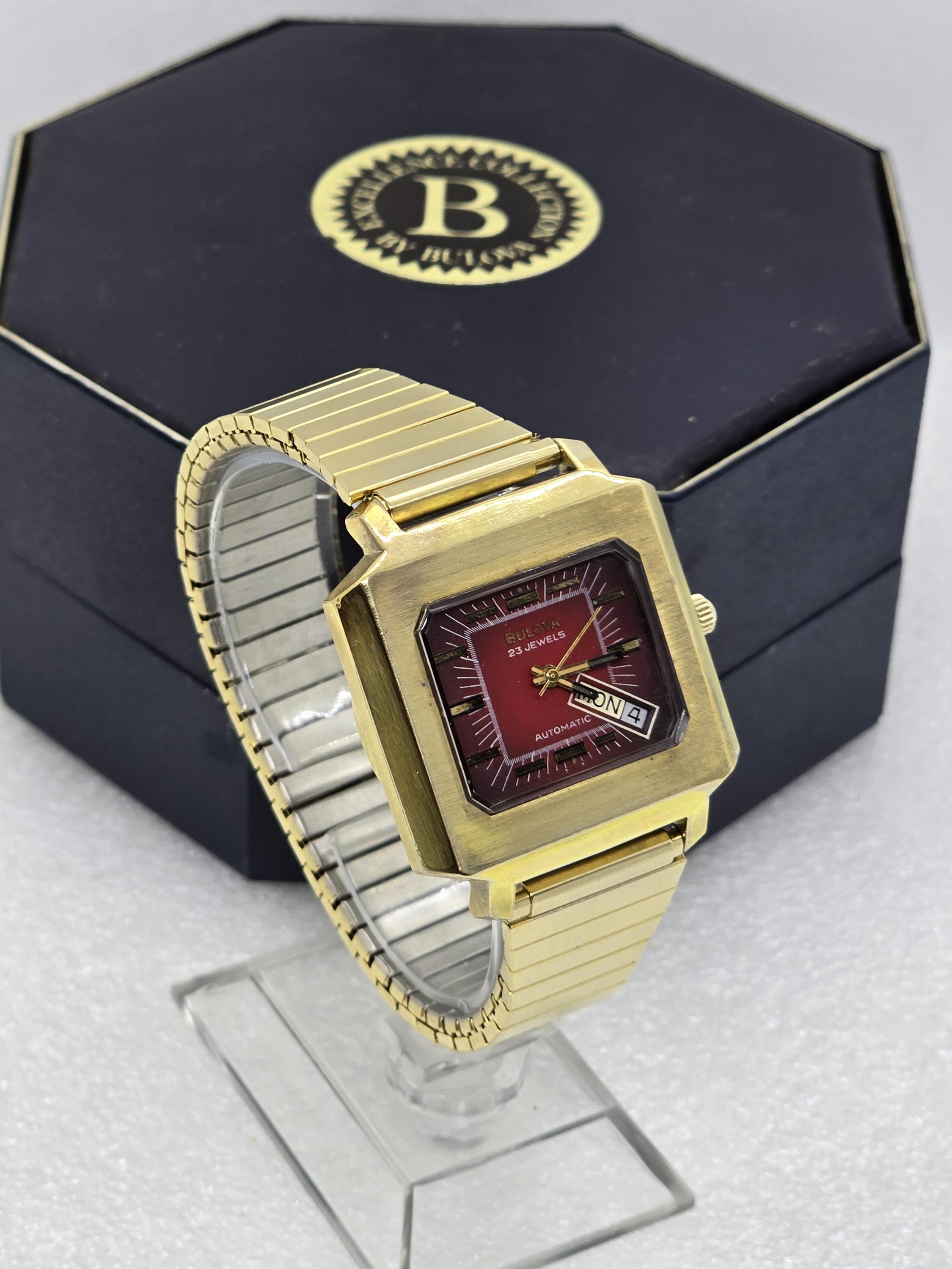 ビンテージBulova 23 automatic gold bezel Mens Vintage Bulova 23 Jewels Automatic 14k Solid Yellow