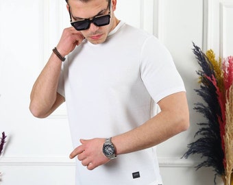 Effortless Sophistication: Best Deals on Men's T-shirts