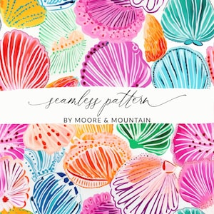 Puede incluir: Un patrón sin costuras con conchas estilizadas de colores en varios tonos de rosa, azul, verde, naranja y amarillo. El patrón está sobre un fondo blanco e incluye el texto "seamless pattern by Moore & Mountain".