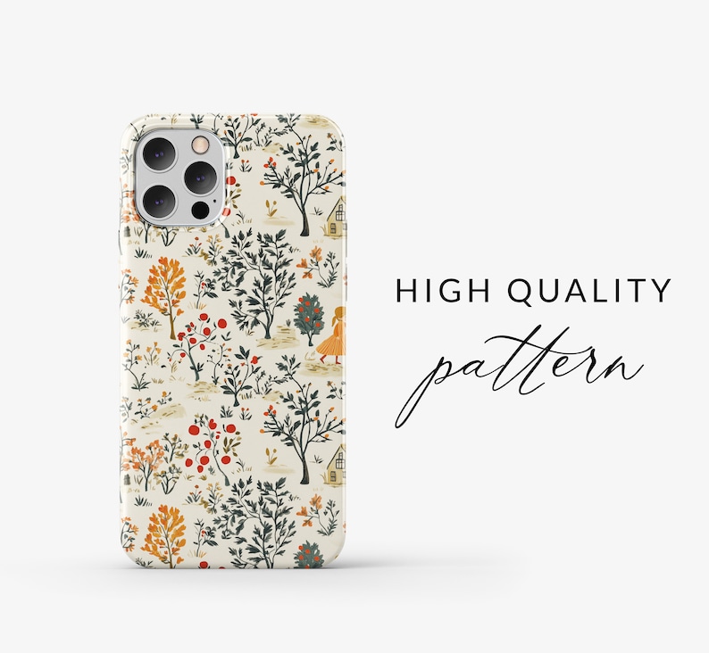 Puede incluir: Una funda blanca para iPhone con un estampado floral colorido. El estampado presenta peque&ntilde;as flores naranjas y rojas, hojas verdes y peque&ntilde;as casas. La funda tiene un recorte para el objetivo de la c&aacute;mara.