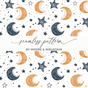 Puede incluir: Un patrón sin costuras con ilustraciones dibujadas a mano de lunas y estrellas en tonos naranja, azul y blanco sobre un fondo blanco. El texto "seamless pattern" y "BY MOORE & MOUNTAIN" está incluido en el diseño.