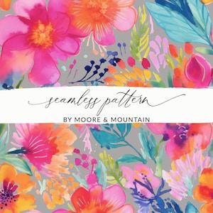 Könnte beinhalten: Ein lebendiges, nahtloses Blumenmuster mit großen rosa, orangefarbenen und blauen Aquarellblumen auf grauem Hintergrund. Das Design enthält den Text "seamless pattern" und "BY MOORE & MOUNTAIN". Dieses farbenfrohe Muster eignet sich für verschiedene Anwendungen.