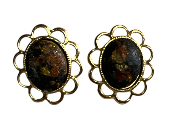 Vintage Gold Toned Stud Earrings - image 1