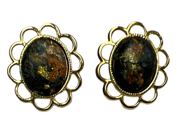 Vintage Gold Toned Stud Earrings - image 2