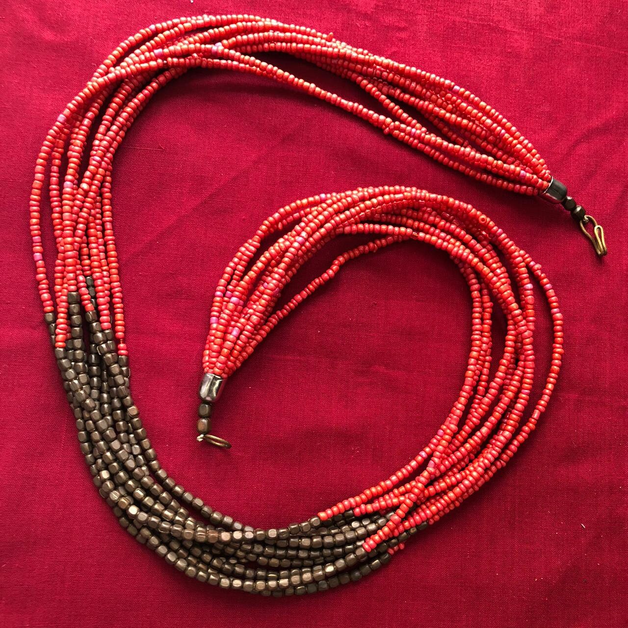 Azba Peacock Antique Black Beads Necklace Red
