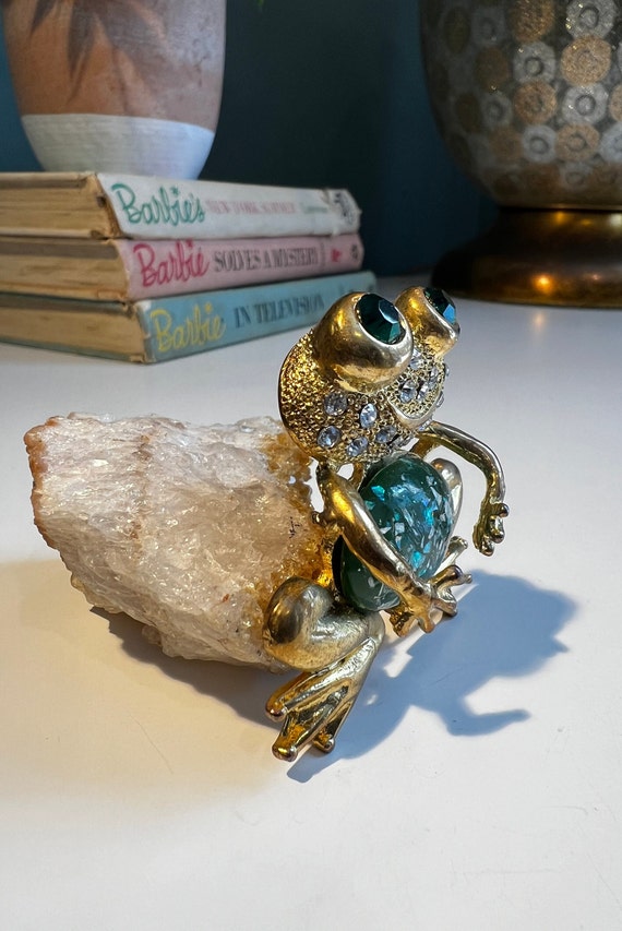 Whimsical Frog Brooch - image 3