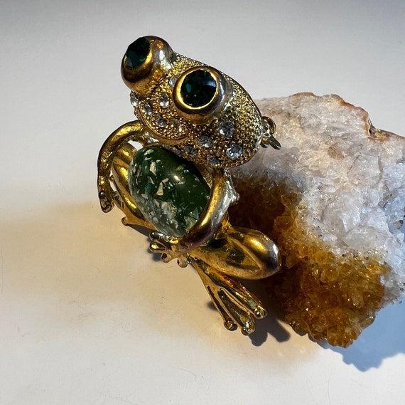 Whimsical Frog Brooch - image 4