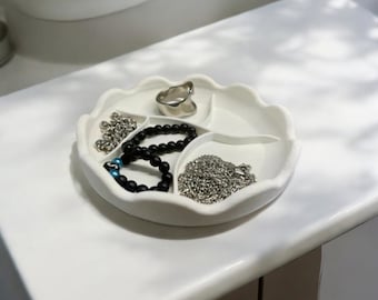Elegant 5-Compartment Jewelry Tray Organizer for Rings, Bracelets, and Necklaces