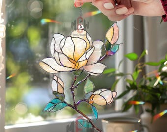 Personalized Magnolia Acrylic Suncatcher, White Flower Window Hanging, Elegant Floral Decor, Botanical Gift Ornament Sun Catcher Art