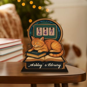 Tracker voor boeken die dit jaar worden gelezen – Cosy Cat on Books houten bord, gepersonaliseerde leesteller, cadeau boekenliefhebber, schattig bibliotheekdecor