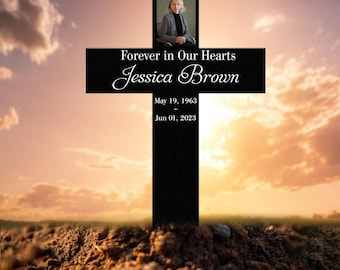 Targa commemorativa in metallo con croce personalizzata, lapide "Per sempre nei nostri cuori", lapide con foto personalizzata, lapide con croce e foto