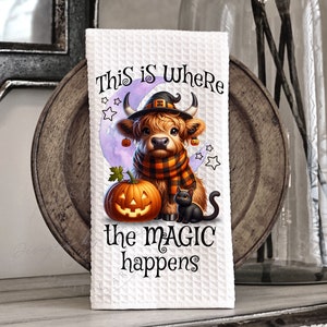 Dit is waar magie gebeurt Halloween heks hooglandkoe keuken handdoek schort sublimatie - grafische PNG-ontwerpen directe digitale download