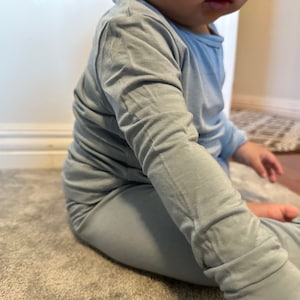 Conjunto de pijama de manga larga de bambú de primera calidad / Conjunto de pijama para niños pequeños / Conjunto de descanso / Registro de bebés / Regalo para bebés