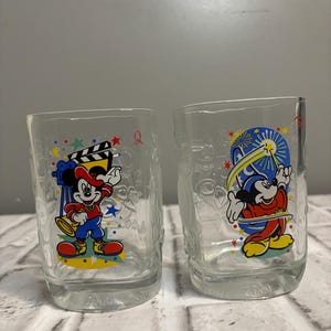 Vintage 2000s McDonald&#39;s Walt Disney Mickey Mouse Disney studios and Epcot glass cup set