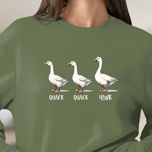 Cute Duck Trio Graphic Sweatshirt, Animal Print Pullover, Cute Duck Illustration Sweater, Cozy Winter Wear, Duck Lovers Gift