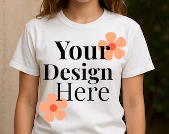 Weißes Tshirt Mockup. schlichtes weißes T-Shirt Mockup. Mädchen Mockup. Mädchen trägt Shirt Bild