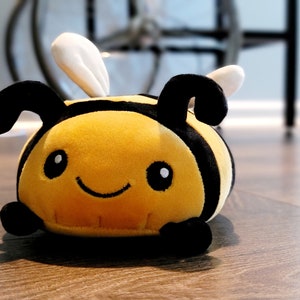 Custom Bee Lovey