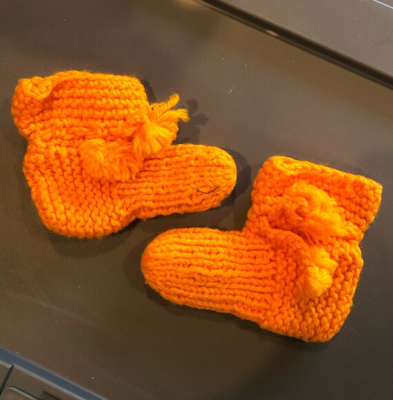 HANDMADE VINTAGE KNIT Baby Doll Booties Halloween - image 2