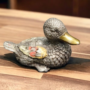 手描きの銀メッキ金属製アヒルの置物、ジュエリーアイテム