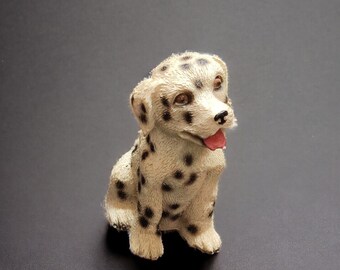 FIGURINE, collectible dog, hand painted in porcelain, ed. limited