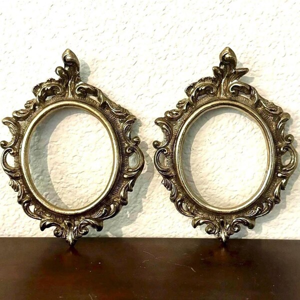 Vintage Small Ornate Oval Brass Metal Frame Set of 2