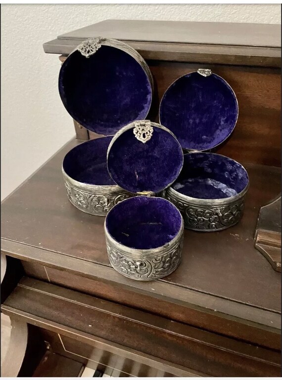 Silver Embossed Nesting Boxes With Purple Velvet