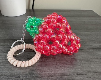 Portachiavi a forma di fragola con perline: portachiavi fatto a mano