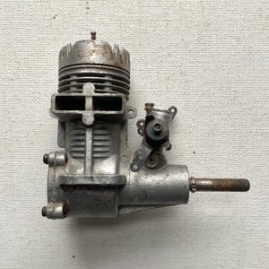 Used Vintage FOX RC Engine - No Model Number - Untested - For Parts or Repair - Junk (?)