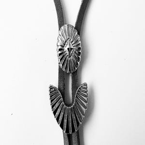 Western Bolo Tie, Handcrafted Bolo Ties, Men&#39;s Bolo Tie, Gifts for Him, Leather Cowboy Necktie Accessories, Bolo Tie