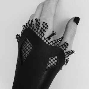 Eivor Cuff, Statement Cuff, Gothic Cuff, Avantgarde Cuff, Wedding Accessory, Black Genuine Leather, Gift For Women Men