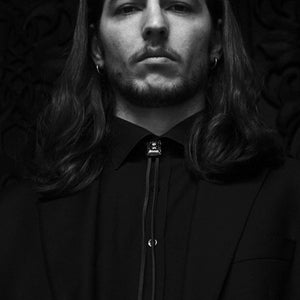 Rock Chic Bolo Slips, Gotisk Halssmycke, Mörkgrått Strassspänne, Återvunnet Läder, Handgjort