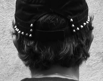 Punk-Castro-Hut, Nietenkappe aus Kunststoff, Gothic-Castro-Hut, Hut im Rock-Stil, Castro-Hut, Schwarzer Nietenhut, Kappe mit Stacheln