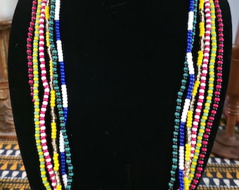Collar de Eleke con cuentas de semillas: joyería espiritual