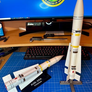 AIM-54A Phoenix Missile (1:12)