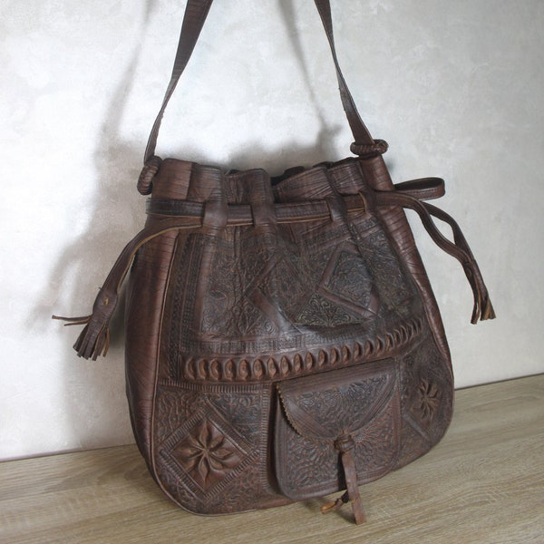 Handmade Moroccan Leather Bag – Boho shoulder bag - Moroccan woman bag - Boho shoulder bag - Stylish Boho Purple Shoulder Bag