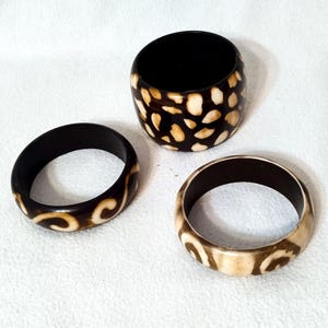 Lote de 3 brazaletes estilo carey / Pulseras gruesas de resina / Joyería llamativa de inspiración vintage