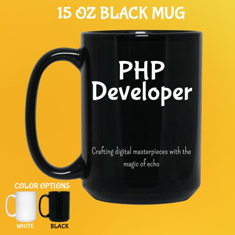 Pode incluir: Caneca preta de 444 ml com o texto "PHP Developer" em branco. A caneca tamb&eacute;m tem o texto "Crafting digital masterpieces with the magic of echo". As op&ccedil;&otilde;es de cores s&atilde;o branco e preto.