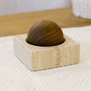 Walnuss Aroma Sphere Diffusor mit Steinfuß: Handgemachter Diffusor für ätherische Öle