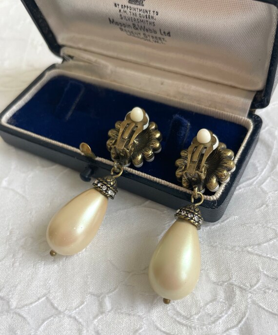 Vintage Carolee Lux Pearl Drop Earrings - image 2