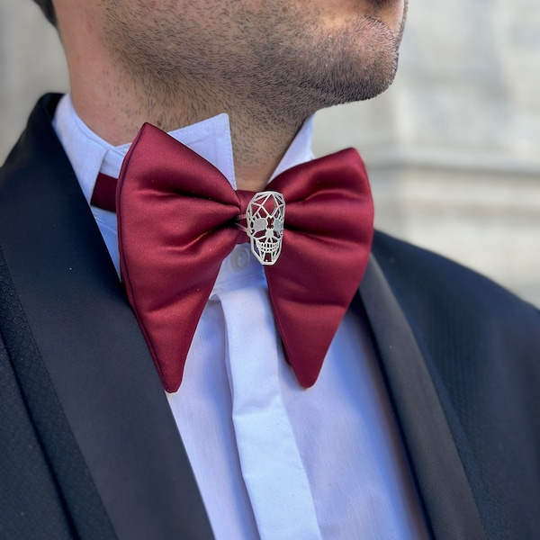 Silk Red Butterfly Bow Tie for Grooms - Teardrop Bow Tie for Men. Personalize Your Bow Tie with Our Range of Unique Ring Accessories!