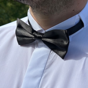 Classic Black Silk Bow Tie for Men. Timeless Tuxedo Bowtie. Ideal Groomsmen Gift, Wedding Party, Formal Events.