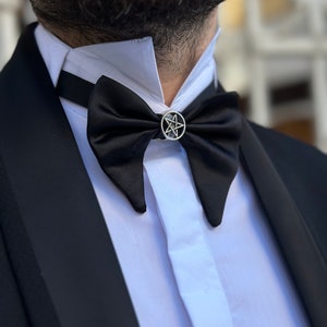 Piano Black Silk Butterfly Bow Tie - Vintage Design Pre-tied Bow Tie for Man. Add Style to Your Bow Tie with Our Unique Ring Accessories.
