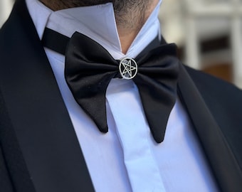 Piano Black Silk Butterfly Bow Tie - Vintage Design Pre-tied Bow Tie for Man. Add Style to Your Bow Tie with Our Unique Ring Accessories.