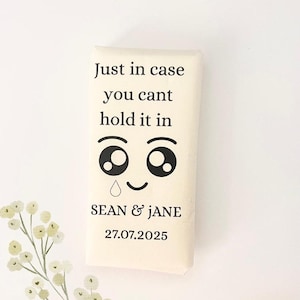Paquete de pañuelos personalizados para bodas / Paquete de pañuelos personalizado con nombre y fecha / Divertido paquete de pañuelos para fiestas &quot;Por si acaso no te lo puedes contener&quot;