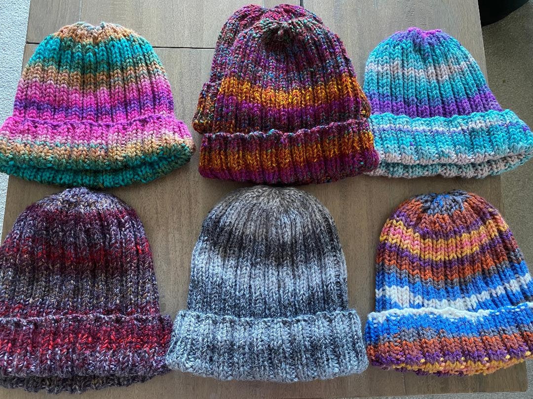Chunky Knit Beanie Hat: Oversized Slouchy Acrylic Winter Hat  display picture 1