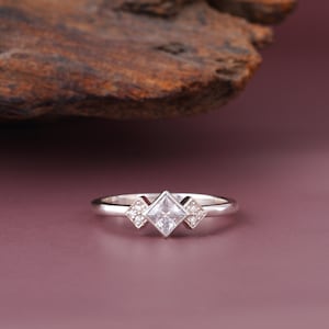 Diamond Minimal Princess Solitaire Ring, 14KT Solid Gold Promise Ring Women, Tiny Engagement Ring, Basic Pinky Ring in Yellow Rose White